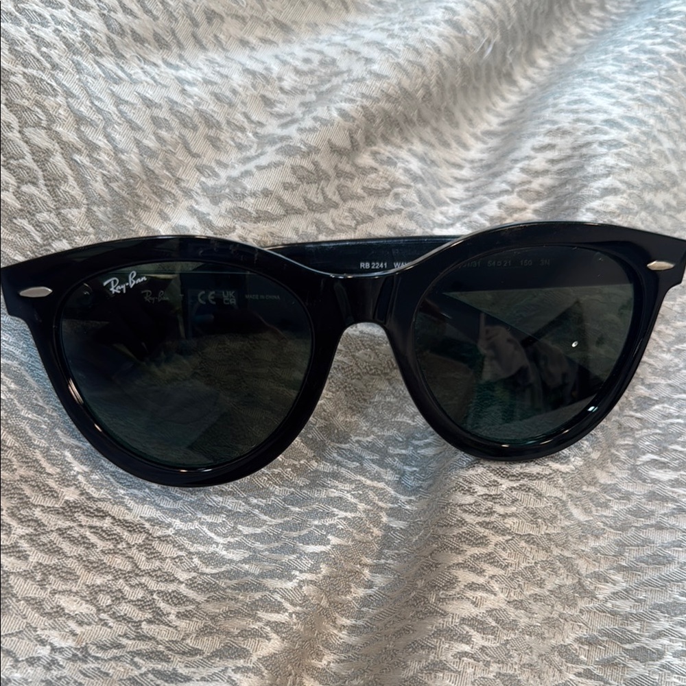 Ray-Ban Classic Black Sunglasses
